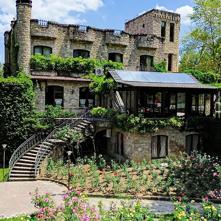 Keshtjella M&d , Ndoq Otel