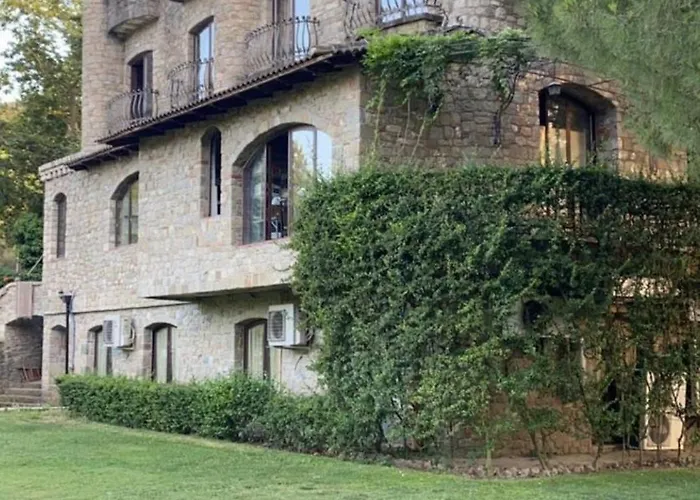 Otel Keshtjella M&d , Ndoq