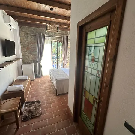 Keshtjella M&d , Ndoq Otel 3*