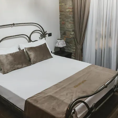 Keshtjella M&d , Ndoq 3* Tirana