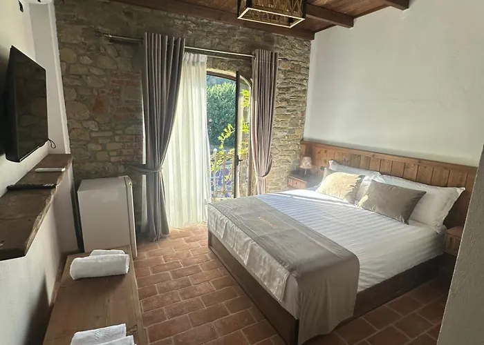 Keshtjella M&d , Ndoq Szálloda