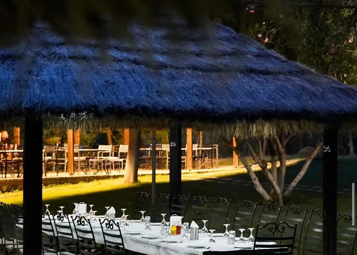 Keshtjella M&d , Ndoq Hotel 3*