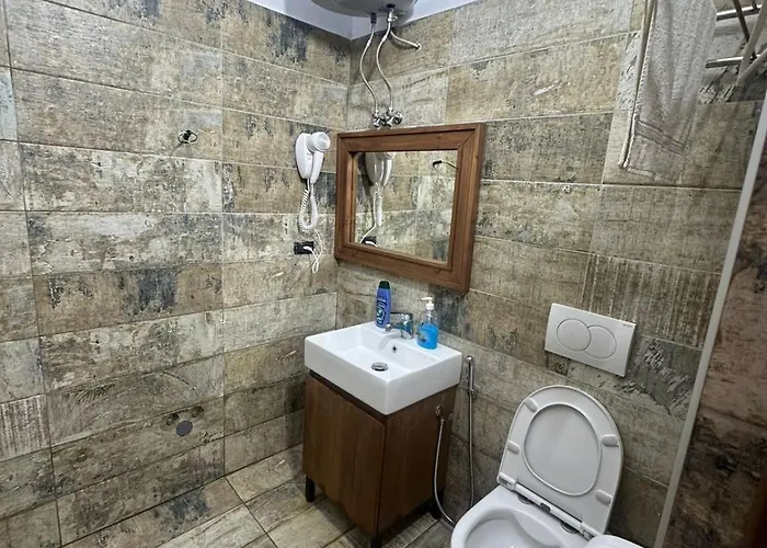 Keshtjella M&d , Ndoq 3* Tirana